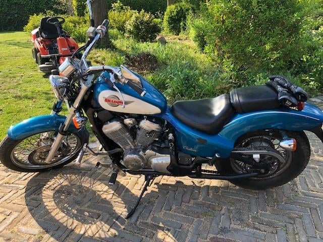 Motor Honda Shadow VT600C blauw/beige, 2 cilinders, Chopper, Particulier, 600 cc