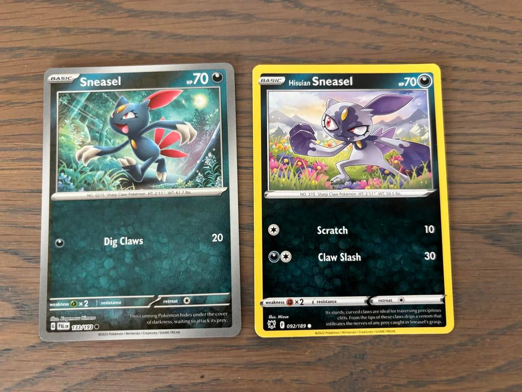 Pokémon Kaarten: Sneasel & Hisuian Sneasel (2 kaarten), Ophalen of Verzenden, Zo goed als nieuw, Meerdere kaarten