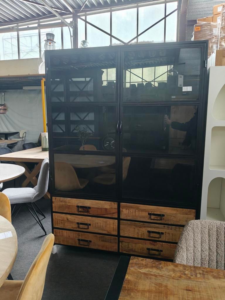 Zwarte Vitrinekast met Mangohouten Lades - 200x140x40cm, Ophalen, Nieuw, Zwart, Hout