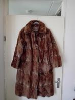 Bruine bontjas 85 jaar oud en ziet er nog goed uit, Ophalen