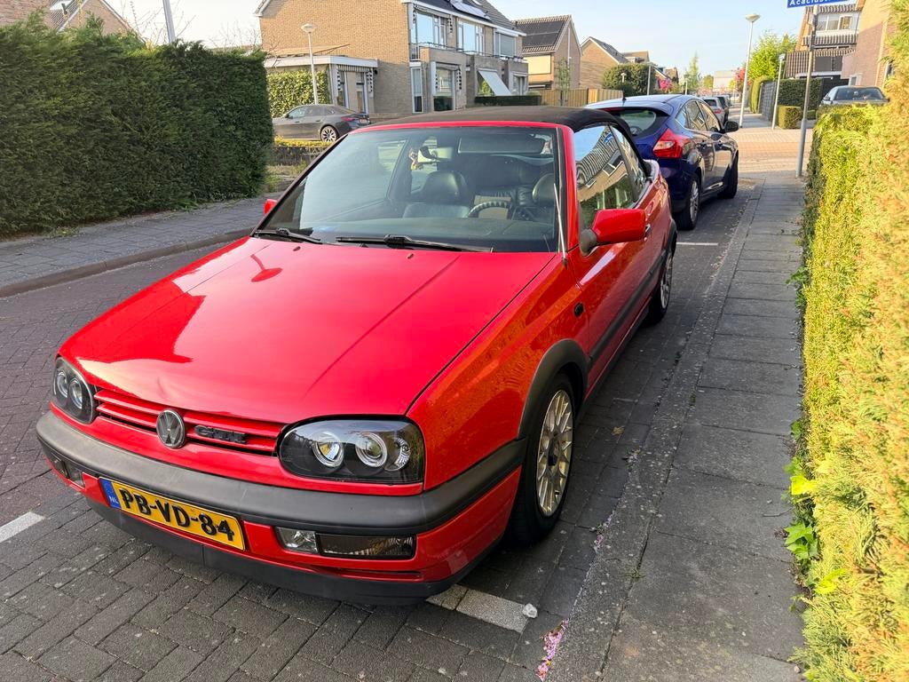 Volkswagen Golf 3 orginele GTI 2.0 Cabriolet 85KW 1996 Rood, Auto's, Volkswagen, Particulier, Golf, Benzine, Cabriolet, Handgeschakeld