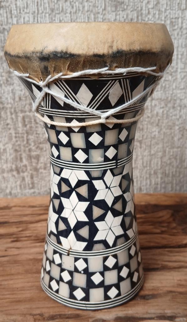 Djembé Handtrommel van Hout  parelmoer ingelegd, Muziek en Instrumenten, Percussie, Ophalen of Verzenden, Zo goed als nieuw, Trommel