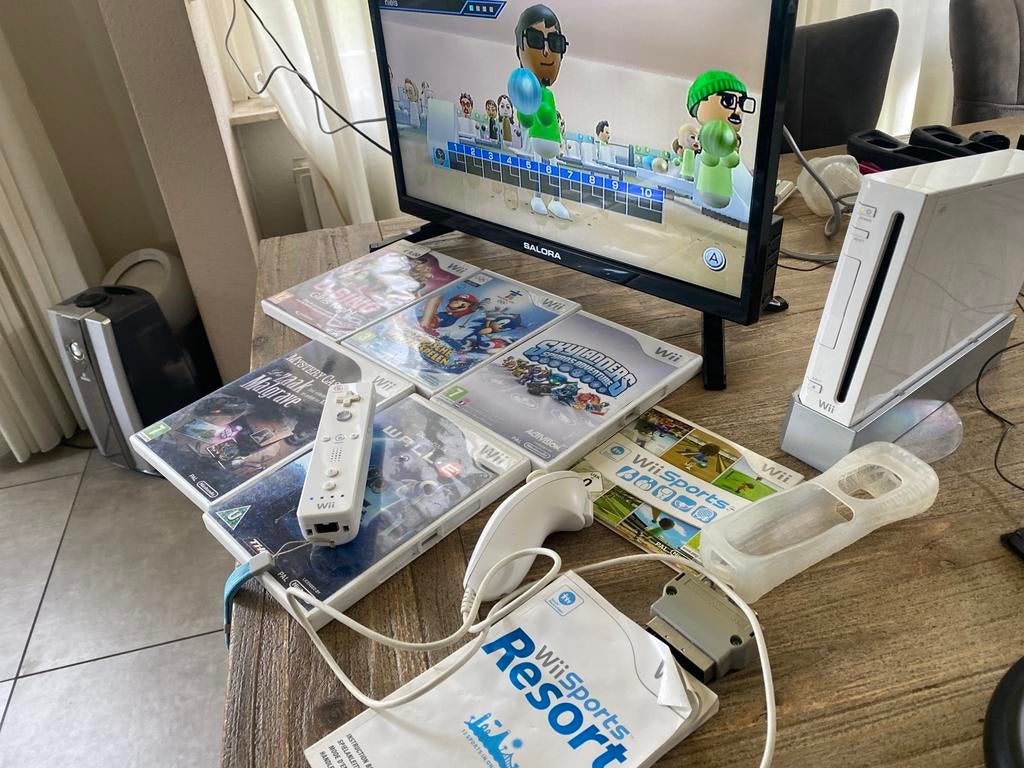 Nintendo wii met spelletjes goedwerkend, Ophalen of Verzenden, Gebruikt, Met 1 controller, Met stuurtje