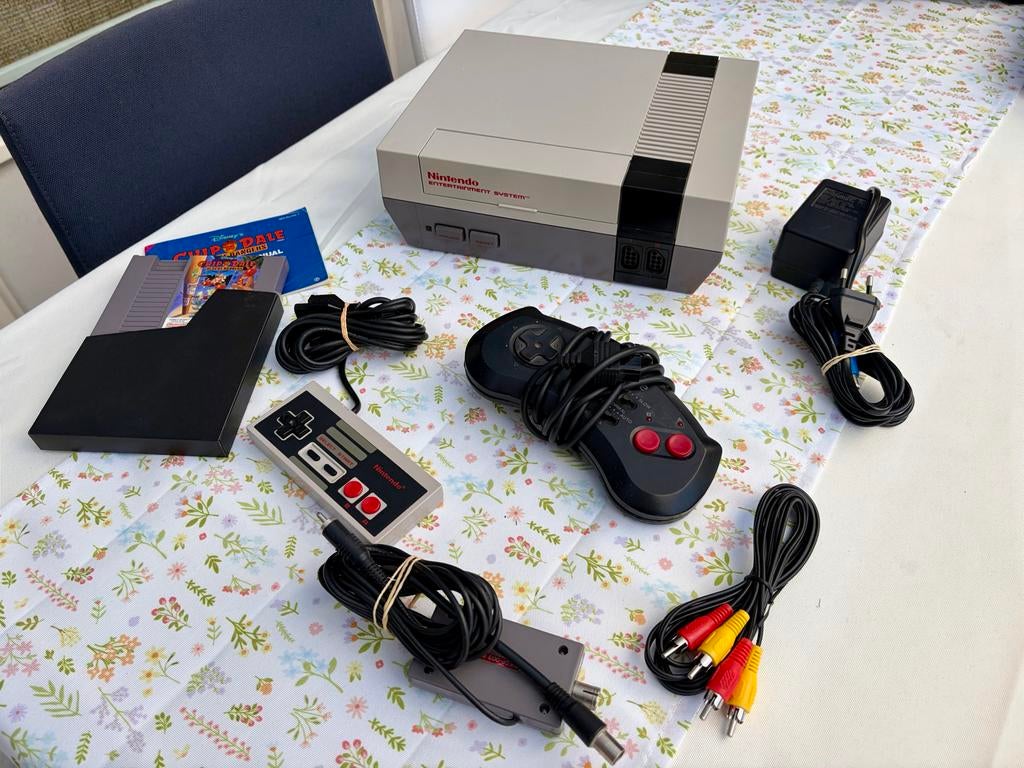 Originele Nintendo NES Console + 2 controllers + Rescue Rang, Spelcomputers en Games, Spelcomputers | Nintendo NES, Ophalen of Verzenden