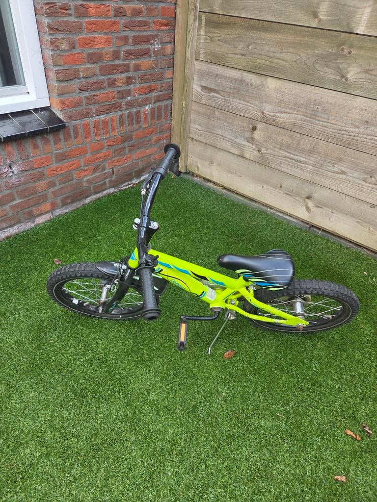 16 inch Corvino jongensfiets met handrem, Fietsen en Brommers, Fietsen | Jongens, Ophalen, Zo goed als nieuw, 16 inch, Handrem