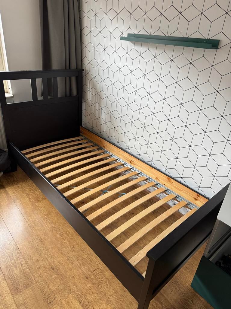 IKEA Hemnes Bed - Zwart, Huis en Inrichting, Slaapkamer | Bedden, Ophalen, 90 cm, Eenpersoons, Zwart