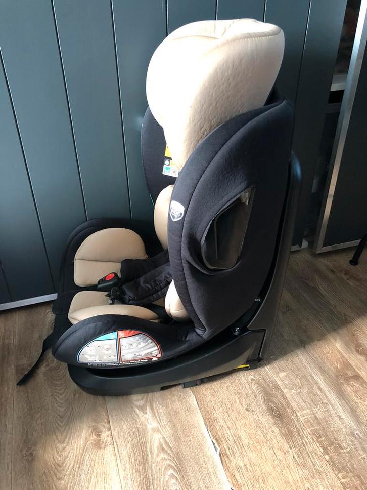 Zeer nette autostoel met iso fix, Kinderen en Baby's, Autostoeltjes, Zo goed als nieuw, Overige merken, 15 t/m 36 kg, Isofix, Ophalen of Verzenden