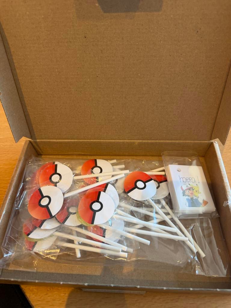 Pokemon traktatie school of partijtje 22 lolly's & kaartjes, Ophalen of Verzenden, Nieuw