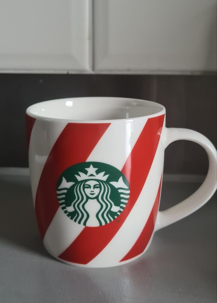 Starbucks kerst mok rood wit gestreept, Ophalen of Verzenden, Zo goed als nieuw, Overige stijlen, Kop(pen) en/of Schotel(s)