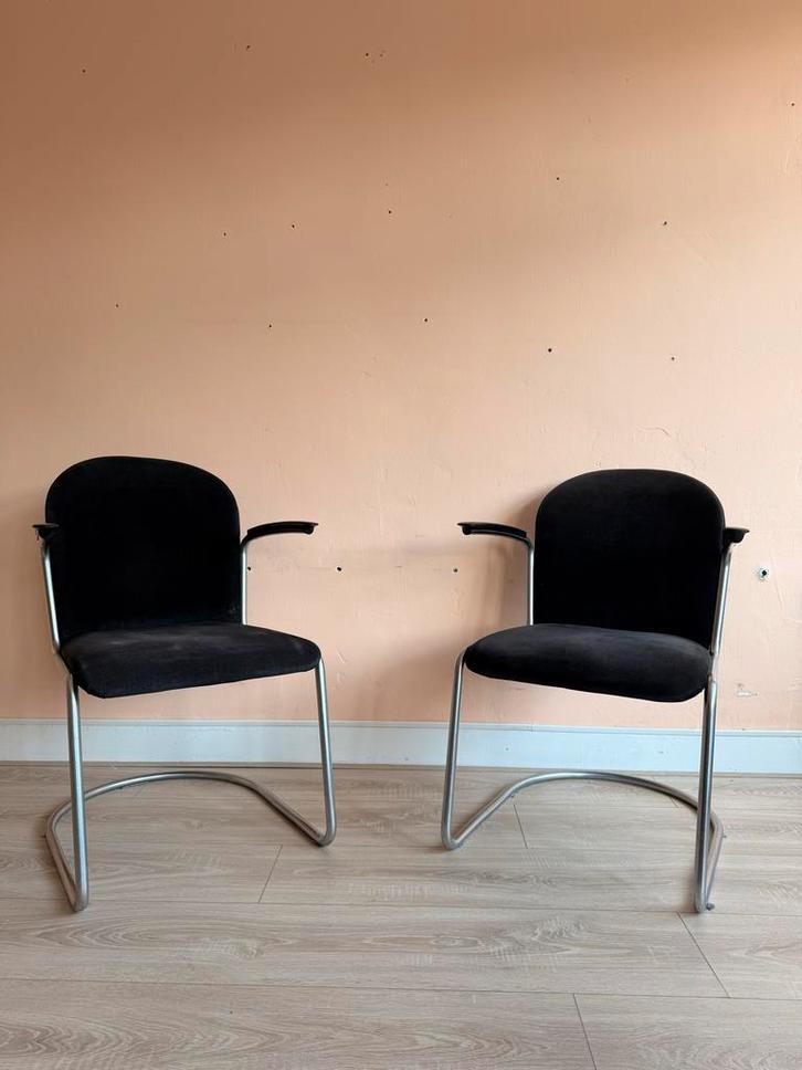 Gispen 413 stoelen - set van 2, Huis en Inrichting, Stoelen, Gebruikt, Twee, Metaal, Zwart, Ophalen of Verzenden