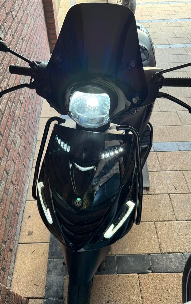 Piaggio zip 2023 vol in de opties, Fietsen en Brommers, Scooters | Piaggio, Zo goed als nieuw, Zip, Maximaal 45 km/u, Benzine