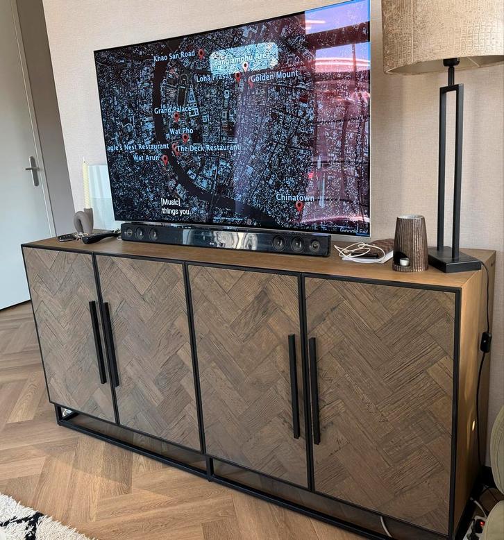 RICHMOND herringbone dressoir, Huis en Inrichting, Kasten | Dressoirs, Zo goed als nieuw, 150 tot 200 cm, 25 tot 50 cm, Met deur(en)