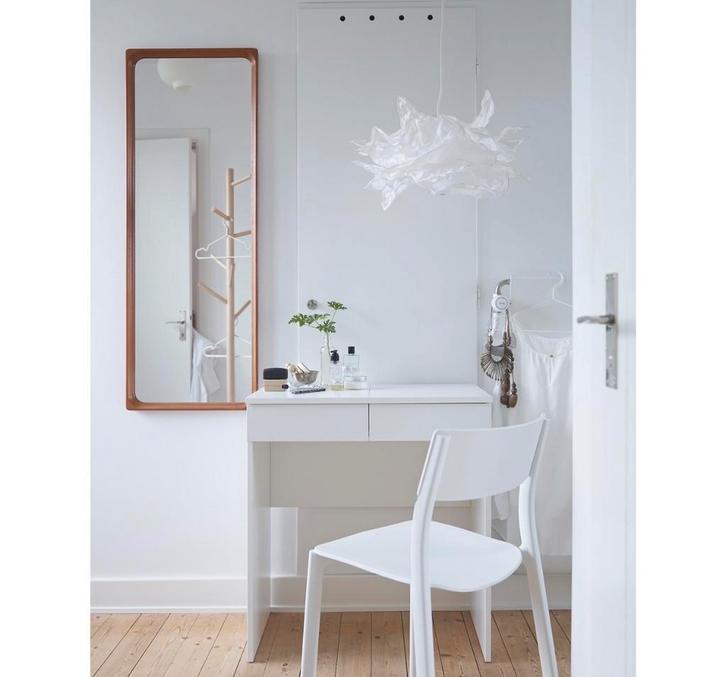 Ikea Make-up Tafel / Kaptafel met Spiegel, Huis en Inrichting, Tafels | Kaptafels, Gebruikt, Minder dan 100 cm, 100 tot 150 cm