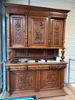 Antieke houten jachtkast met rijk houtsnijwerk, Antiek en Kunst, Antiek | Meubels | Kasten, Ophalen of Verzenden