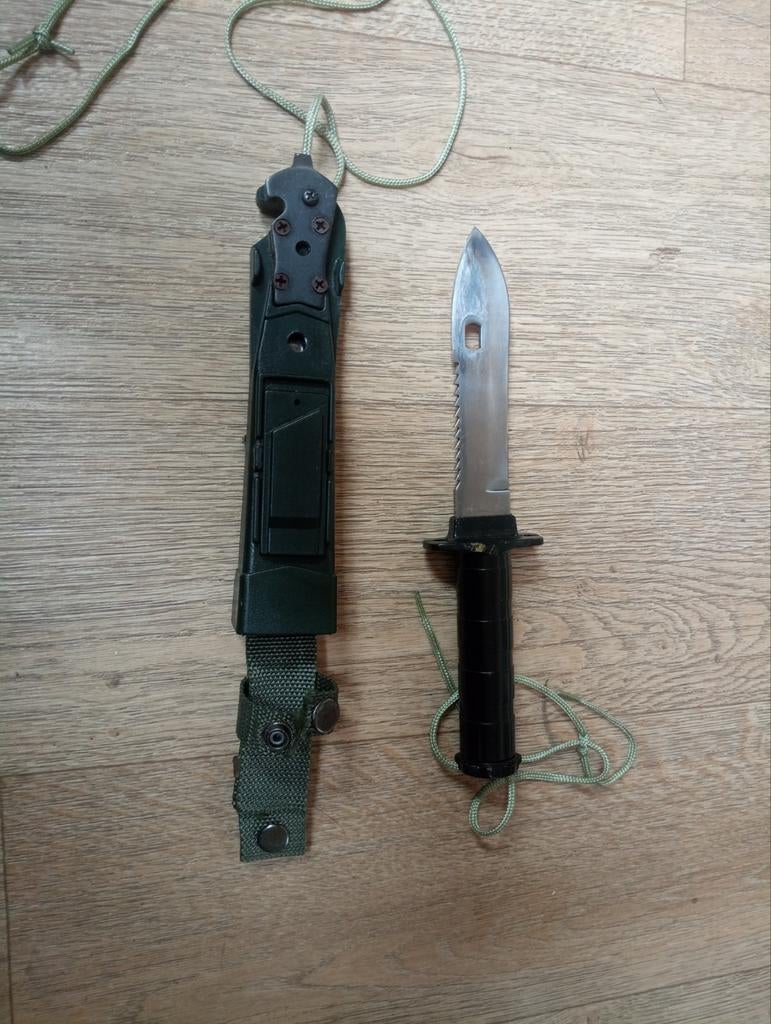 Militair mes met zaag en schede, Verzamelen, Militaria | Algemeen, Landmacht, Mes of Dolk, Overige gebieden, Ophalen of Verzenden