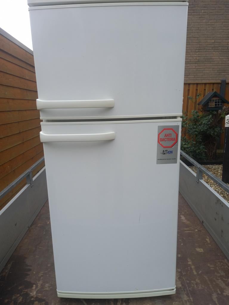 Bosch koel/vries combinatie ( schoon en netjes, Ophalen, 150 tot 200 liter, Gebruikt, 120 tot 140 cm