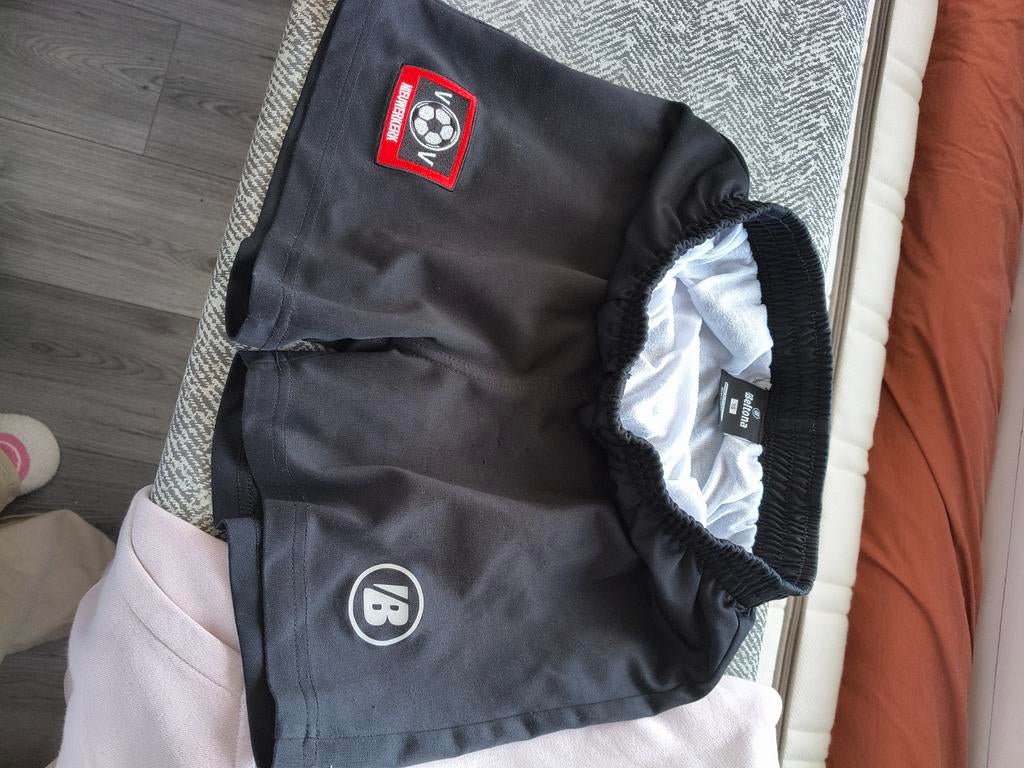 Vv nieuwerkerk voetbalbroekje, Sport en Fitness, Voetbal, Maat XS of kleiner, Ophalen of Verzenden, Shirt