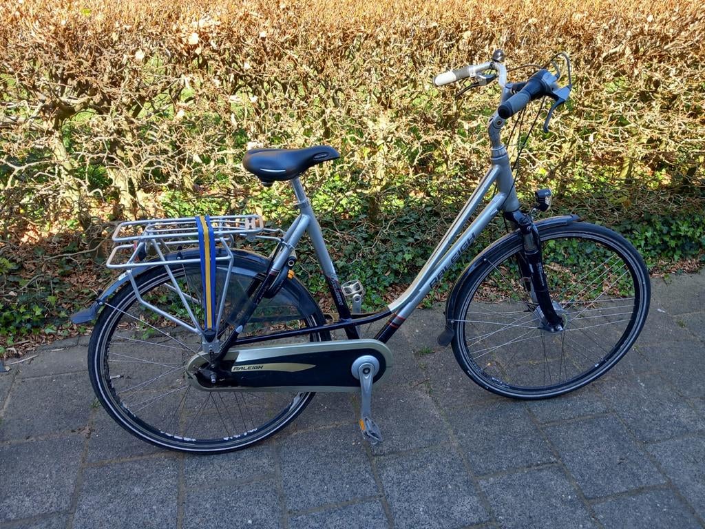 Raleigh damesfiets 28inch rijdt prima Goede staat, Overige merken, Gebruikt, Versnellingen, 56 cm of meer