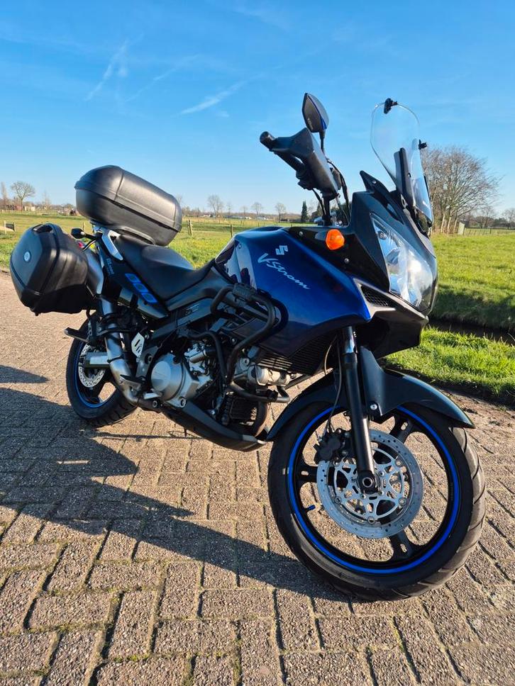 Suzuki V-Strom DL 1000 | 2005 | 63.933 | koffers | valbeugel, Motoren, Motoren | Suzuki, Particulier, Toermotor, 2 cilinders, Motorrijbewijs A