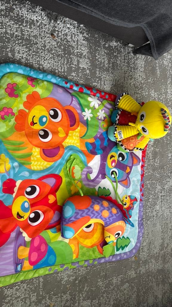 Kleedkleed met knuffels, Ophalen, Zo goed als nieuw