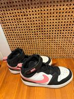 Nike maat 34, Ophalen of Verzenden, Zo goed als nieuw, Sportschoenen