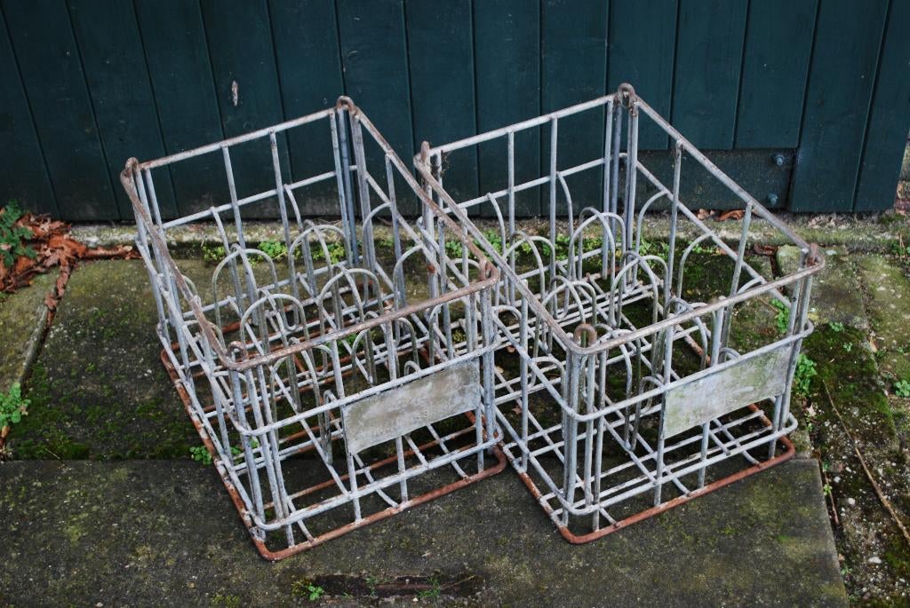 Zinken kratten voor (melk)flessen brocante, Antiek en Kunst, Ophalen