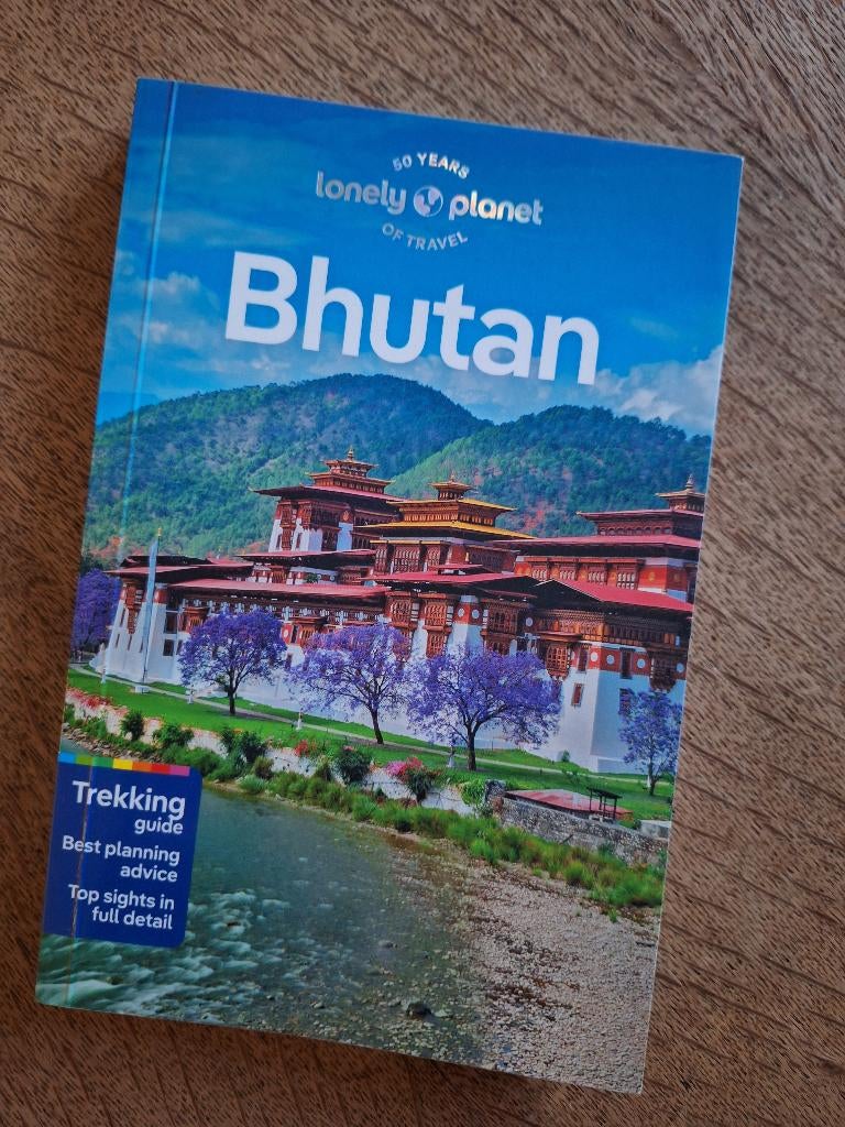 Reisgids Bhutan, Boeken, Lonely Planet, Ophalen of Verzenden, Zo goed als nieuw, Reisgids of -boek