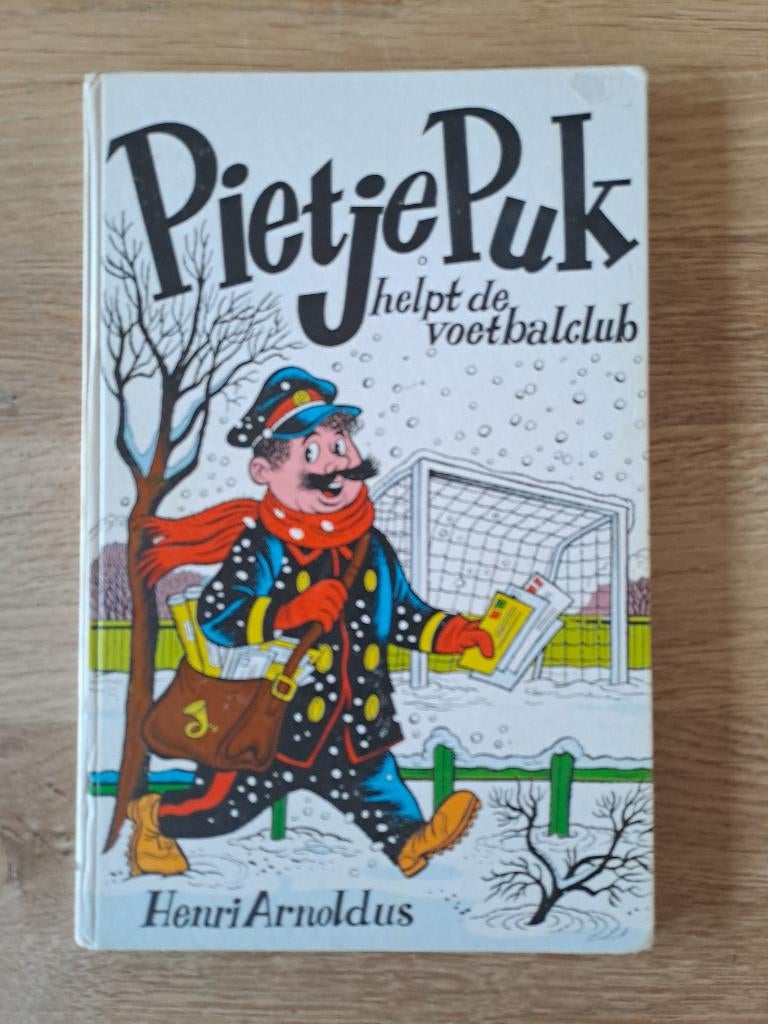 PIETJE PUK HELPT DE VOETBALCLUB. NR.21. HENRI ARNOLDUS., Boeken, Kinderboeken | Jeugd | onder 10 jaar, Gelezen, Fictie algemeen