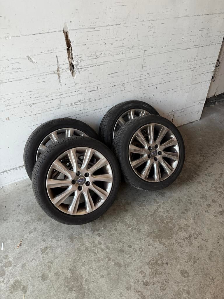 Volvo V40 velgen, Auto-onderdelen, Banden en Velgen, Ophalen, Gebruikt, Banden en Velgen, 17 inch