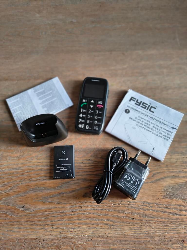 Fysic FM7500 Seniorentelefoon met Oplaadstation, Geen camera, Ophalen of Verzenden, Zo goed als nieuw, Klassiek of Candybar