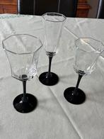 Arcoroc 8 kantige glazen met zwarte voet, Ophalen of Verzenden, Gebruikt, Overige typen