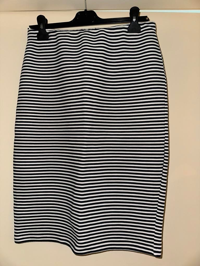 Dames gestreepte korte rok van Pescara, Maat 38/40 (M), Zwart, Ophalen of Verzenden, Zo goed als nieuw