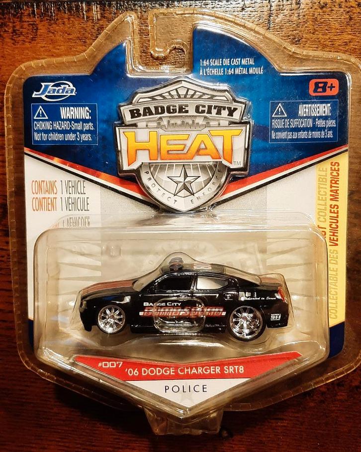 2006 Dodge Charger SRT8 van JADA 1/64 police Badge City, Hobby en Vrije tijd, Modelauto's | Overige schalen, Nieuw, Auto, Ophalen of Verzenden