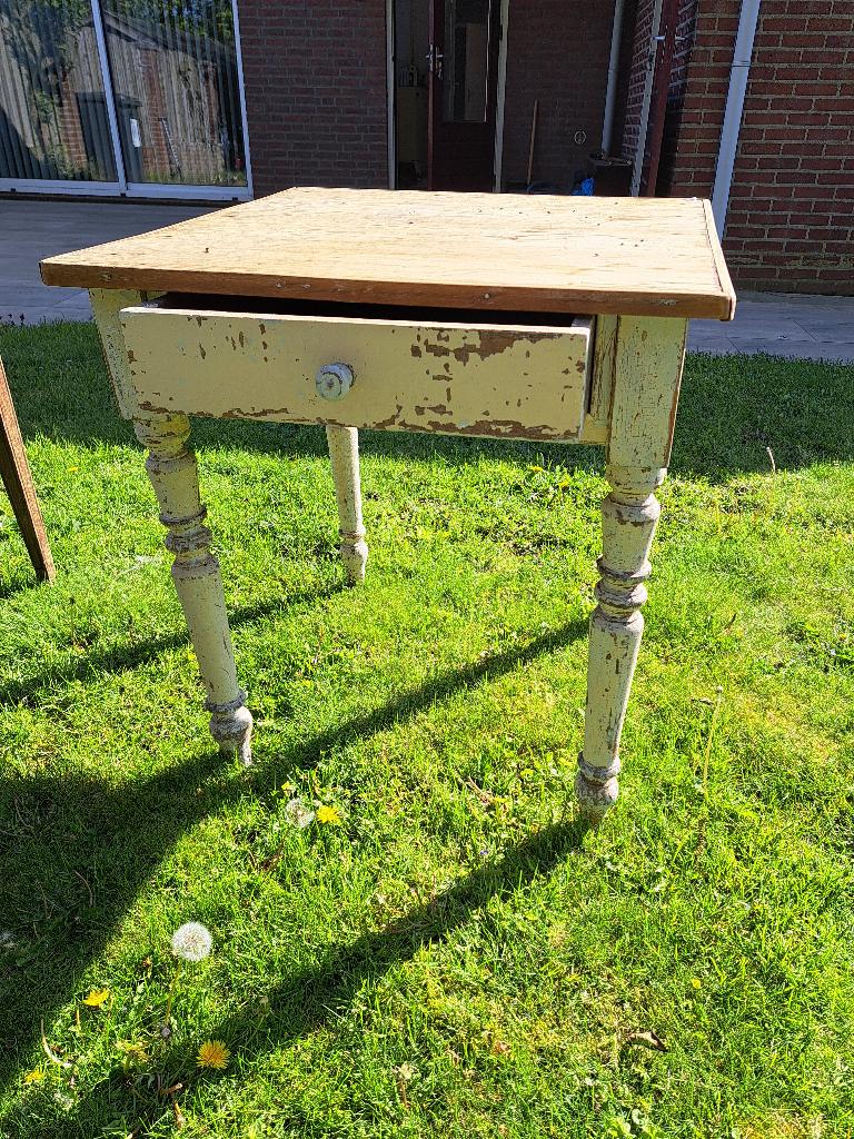 Houten tafel, Huis en Inrichting, Tafels | Bijzettafels, Ophalen, Gebruikt, 55 tot 75 cm, 60 cm of meer