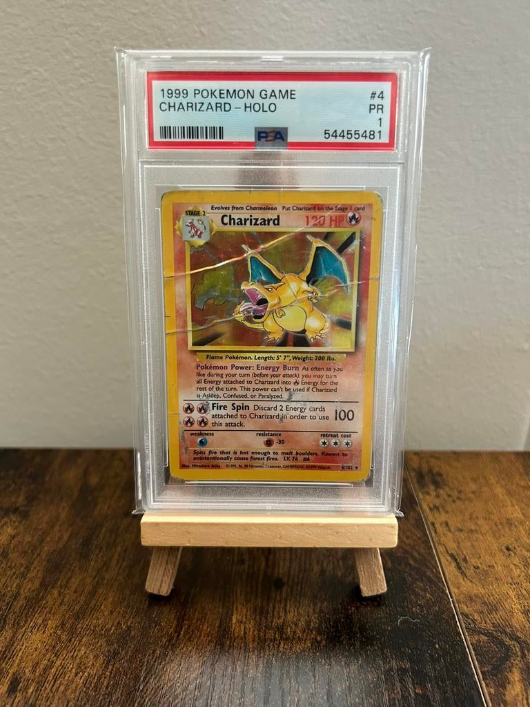 CHARIZARD PSA1 | BASE SET | 4/102, Hobby en Vrije tijd, Verzamelkaartspellen | Pokémon, Zo goed als nieuw, Ophalen