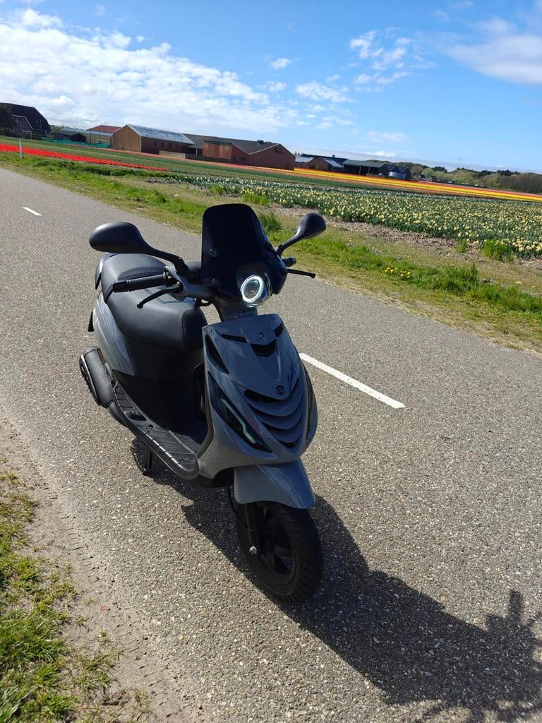 Zip 180 A1 swingarm 172cc 777km gelopen!, Fietsen en Brommers, Scooters | Piaggio, Ophalen, Tweetakt, Zip, Zo goed als nieuw