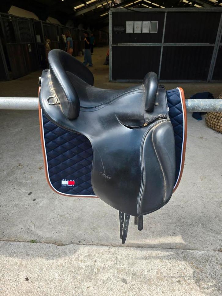 Zaldi alta escuela dressuur, wintec 500 veelzijdigheid, Dieren en Toebehoren, Paarden en Pony's | Zadels, Zo goed als nieuw, Dressuur