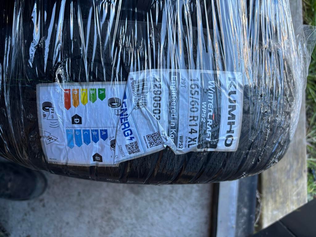 2 Nieuwe Kumho Winterbanden 165/60 R14 T, Auto-onderdelen, Banden en Velgen, Ophalen, 14 inch, Nieuw, Winterbanden