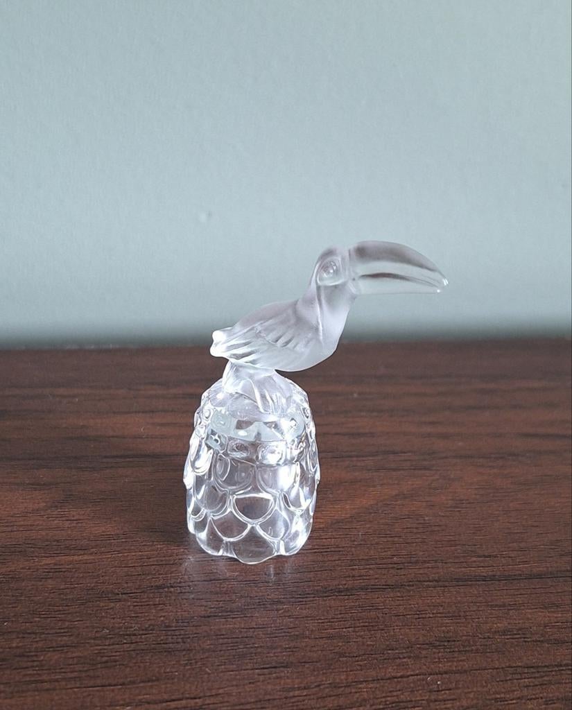 Swarovski vingerhoed toekan, Verzamelen, Swarovski, Ophalen of Verzenden, Zo goed als nieuw, Figuurtje