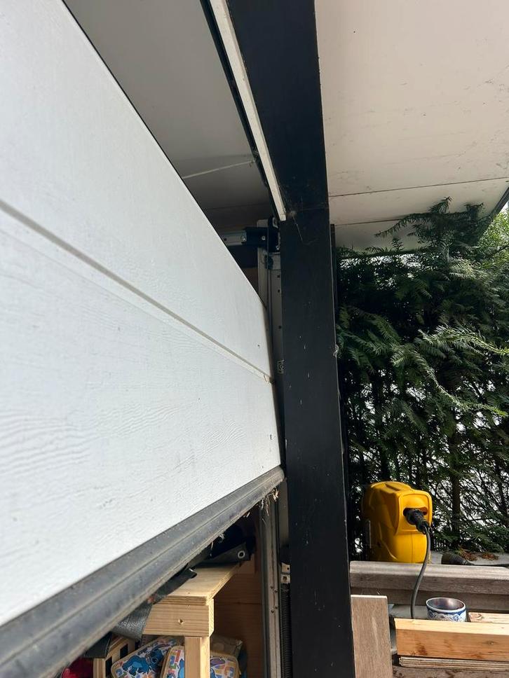 Overhead deur met motor, Doe-het-zelf en Verbouw, Deuren en Horren, Gebruikt, Garagedeur, 215 cm of meer, 120 cm of meer, Kunststof