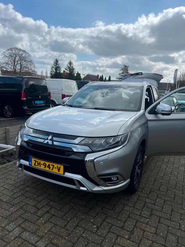Mitsubishi Outlander 2.4 Dohc Mivec Phev 240pk 4WD Aut 2019, Auto's, Mitsubishi, Particulier, Outlander, 360° camera, 4x4, ABS