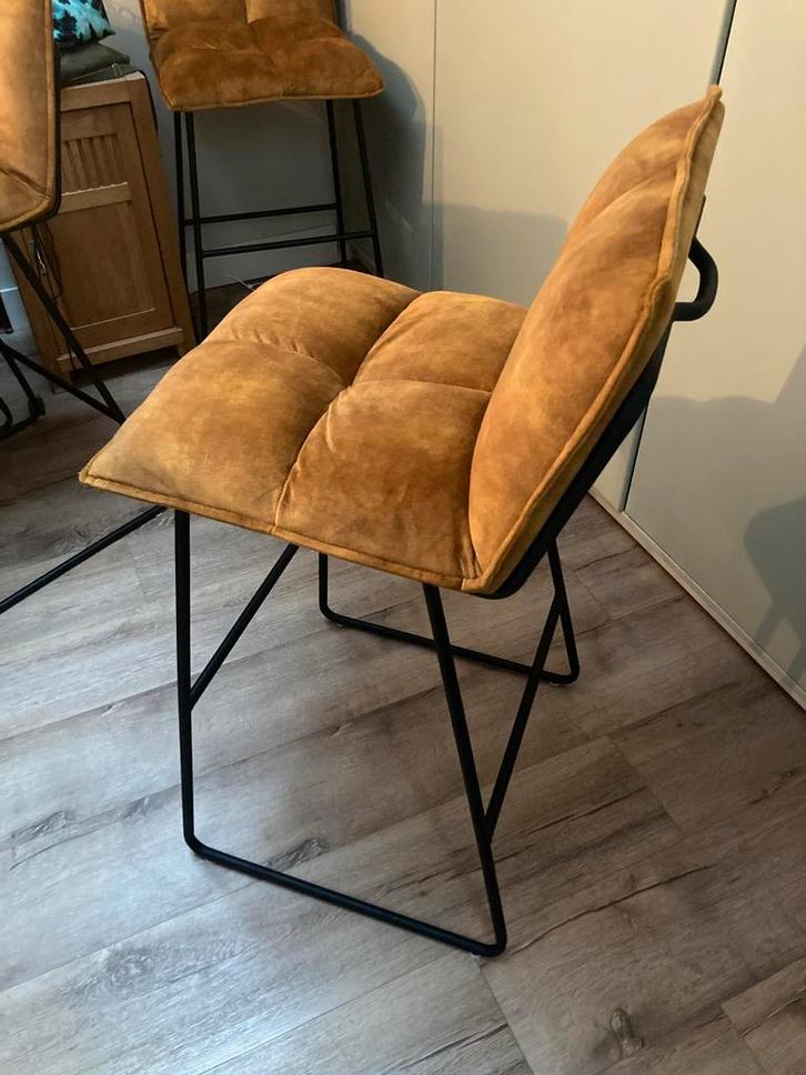 2 Loods 5 barkrukken, goudgeel velours, zithoogte 70 cm, Huis en Inrichting, Barkrukken, Zo goed als nieuw, 60 tot 90 cm, Metaal