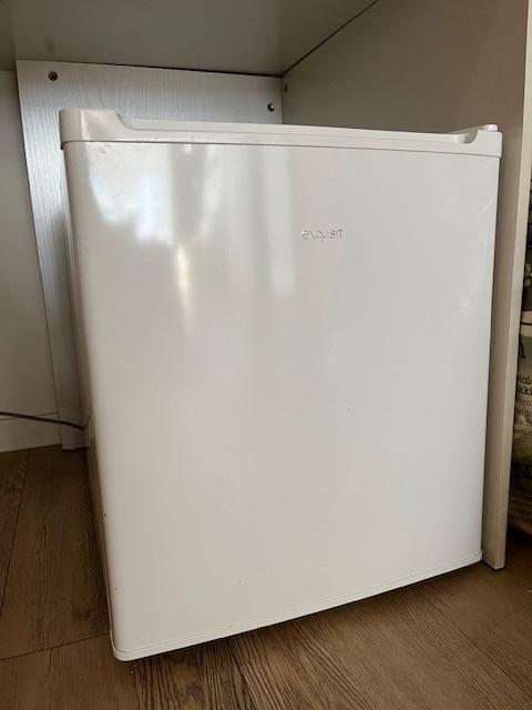 Mini vriezer, Witgoed en Apparatuur, Gebruikt, Minder dan 85 cm, Minder dan 60 cm, Vrijstaand