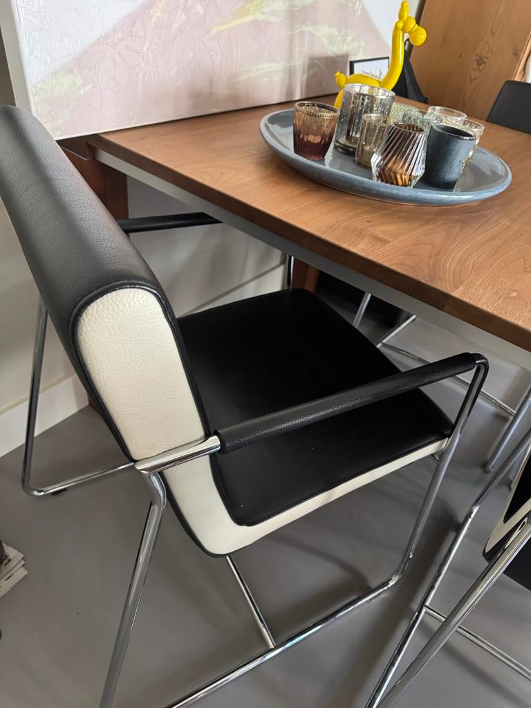 Leolux Spring eetkamerstoelen zwart/wit leer, 6 stuks, Ophalen, Zwart, Leer, Zo goed als nieuw