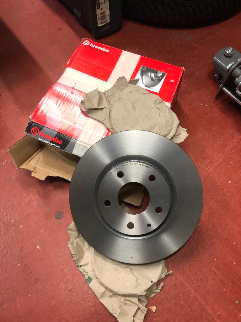 Brembo Voor-Remschijven Nieuw 09.C652.11, Auto-onderdelen, Ophalen, Nieuw, Mazda