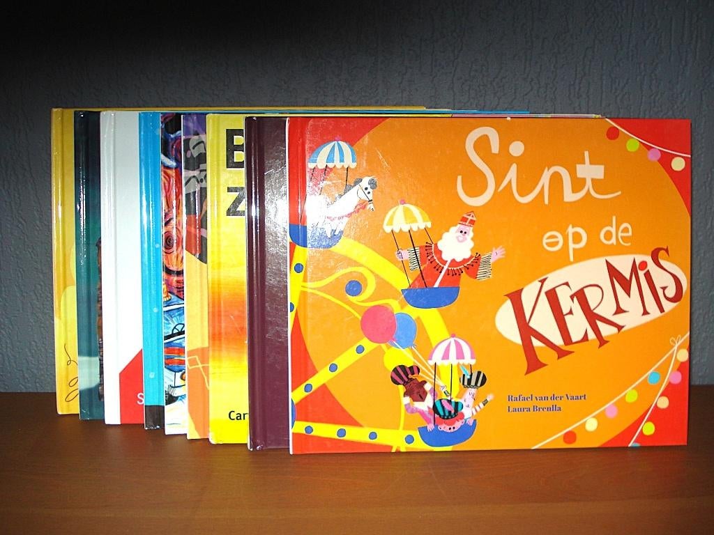 9 verschillende Sinterklaas boeken - zgan en nieuw, Ophalen of Verzenden, Zo goed als nieuw, Diverse auteurs, Fictie algemeen