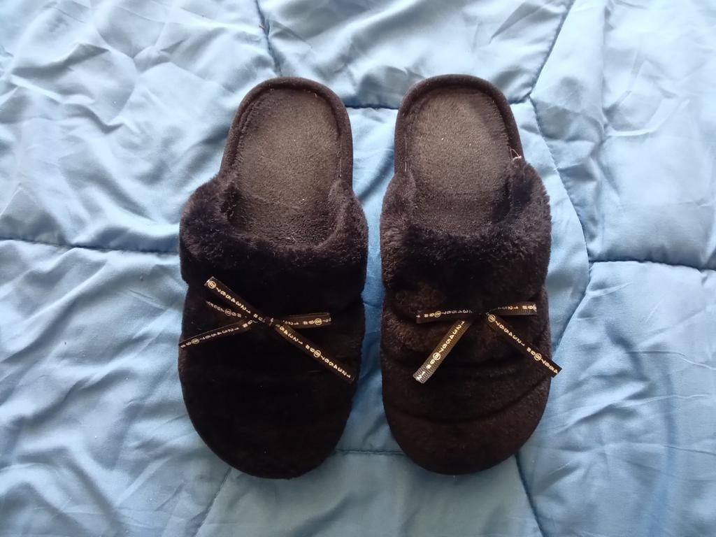 Pantoffels / sloffen, Ophalen of Verzenden, Zwart, Pantoffels of Sloffen