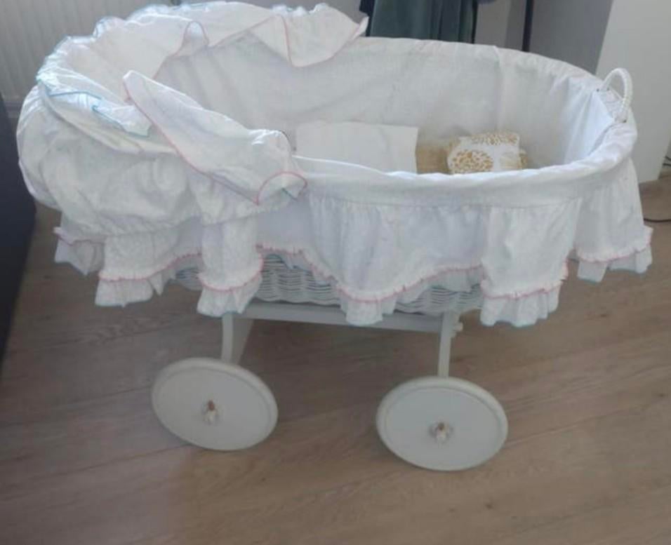 Vintage wieg uit 1991 met matrasje, Kinderen en Baby's, Babywiegjes en Ledikanten, Ophalen