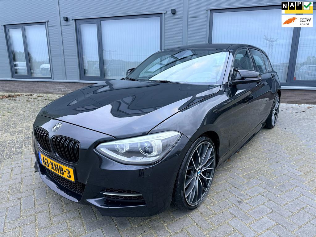 BMW 1-serie 125i|M-sport|Automaat|Org NL|19inch|Performance|, Euro 5, Achterwielaandrijving, 4 cilinders, Zwart
