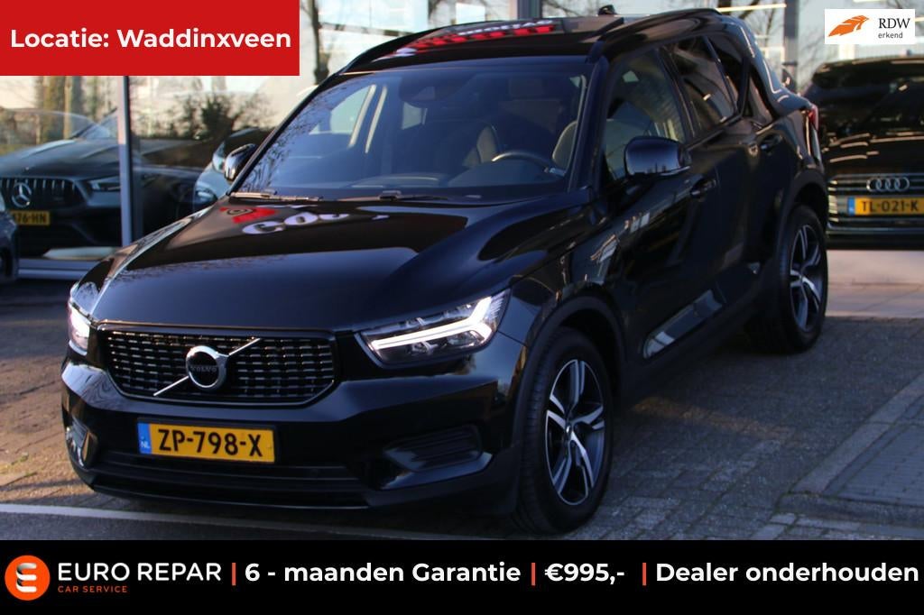 Volvo XC40 2.0 T4 R-Design DEALER OND. PANO-DAK NL-AUTO!, 15 km/l, Euro 6, 1969 cc, Zwart